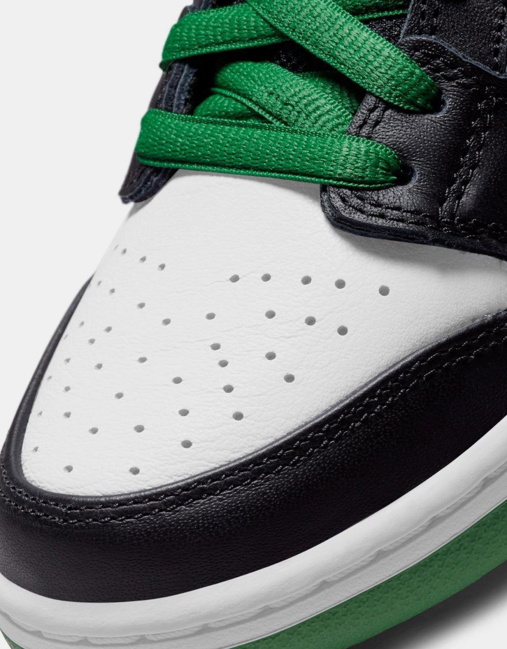 Nike SB Dunk Low Pro Skate Shoes - Classic Green/Black-White-Classic Green