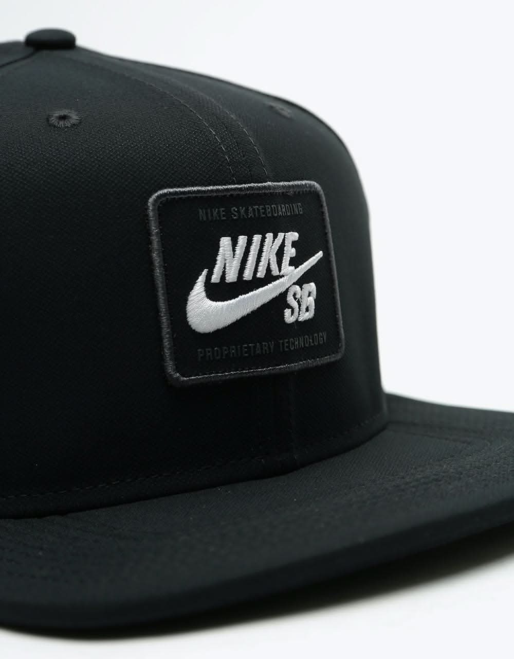 Nike SB Aerobill Pro 2.0 Snapback Cap - Black