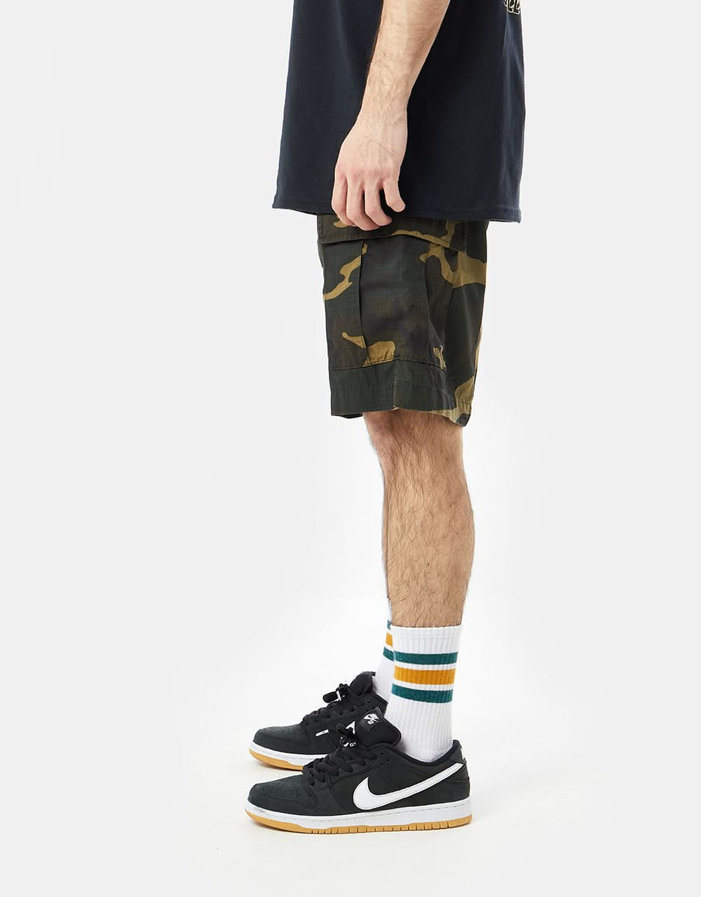 Camo cheap shorts carhartt