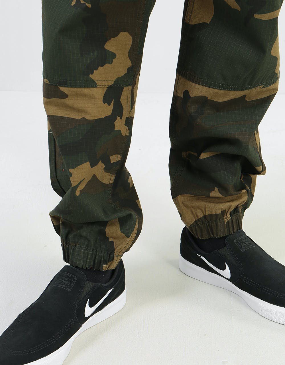 Carhartt WIP Marshall Jogger - Camo Laurel (Rinsed) – Route One