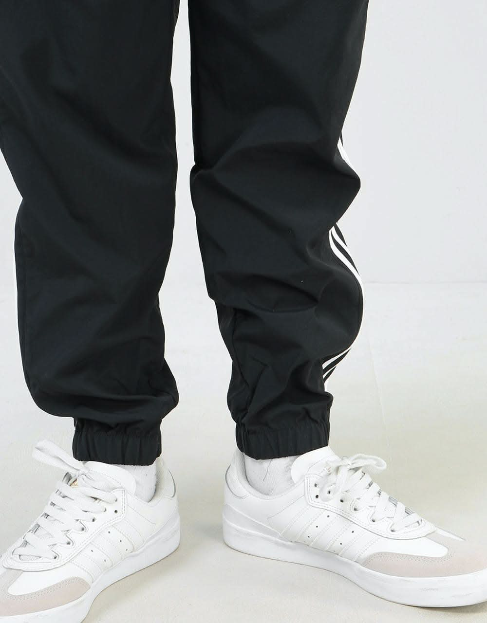 Adidas standard best sale wind pants