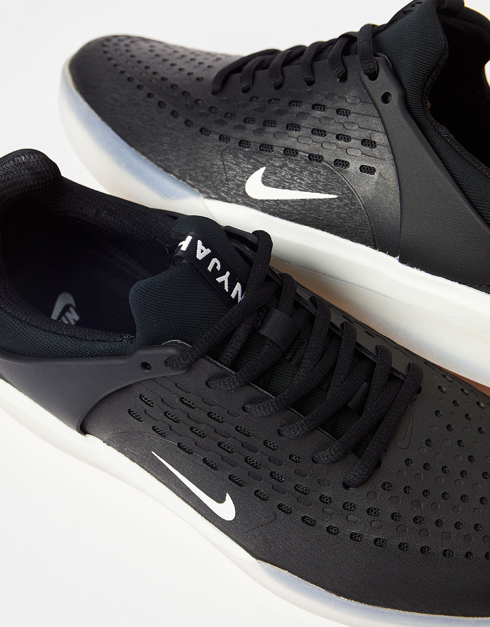 Nyjah sale all black